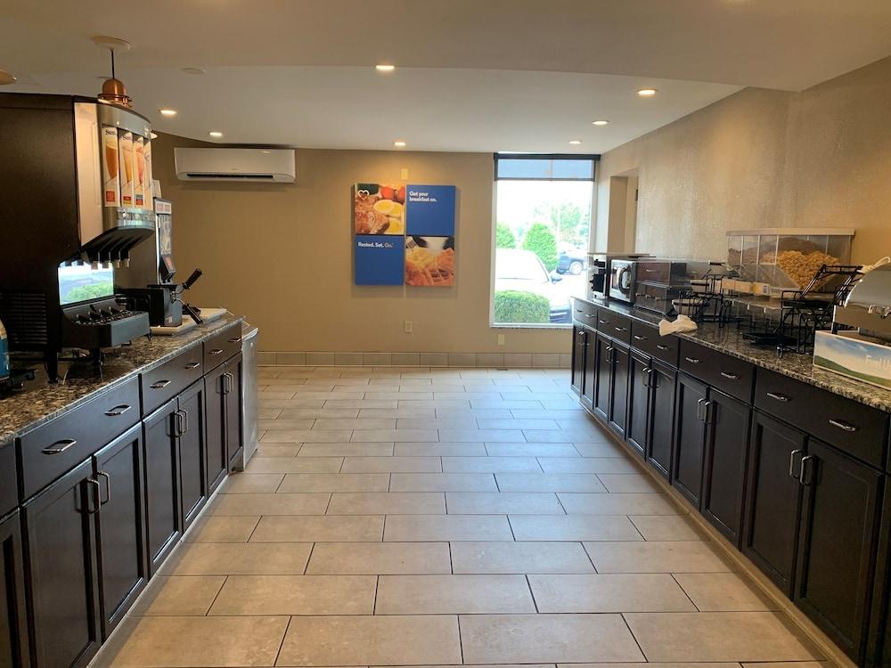 Comfort Inn & Suites East Hartford - Hartford Екстериор снимка