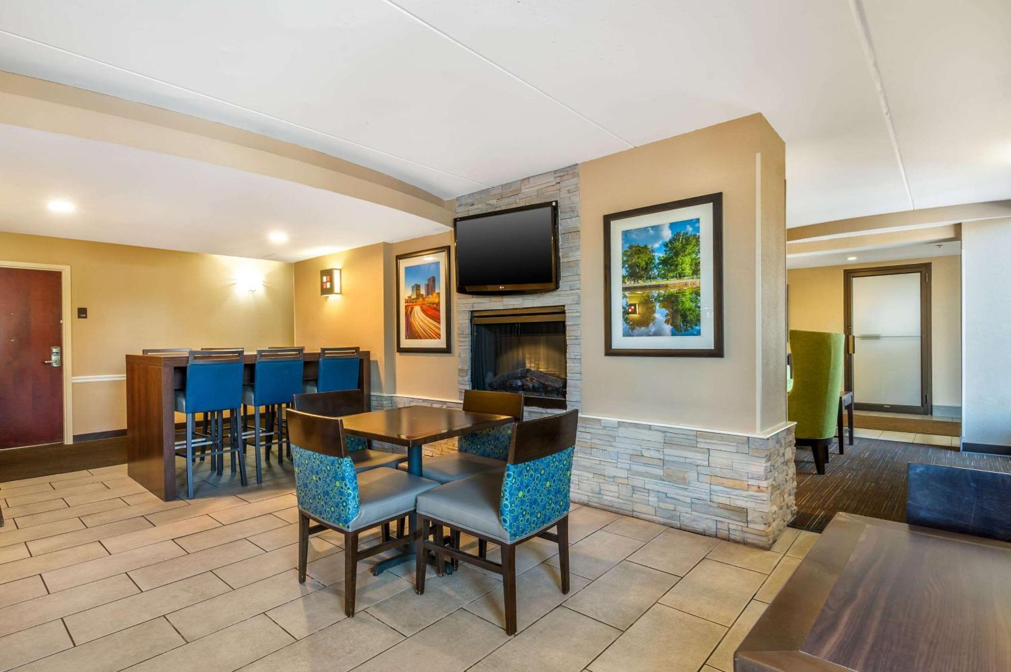Comfort Inn & Suites East Hartford - Hartford Екстериор снимка