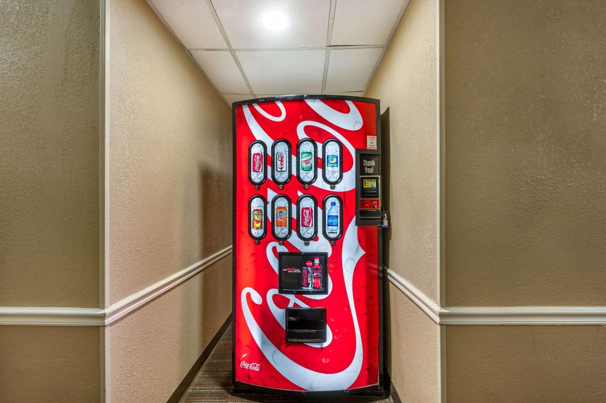 Comfort Inn & Suites East Hartford - Hartford Екстериор снимка