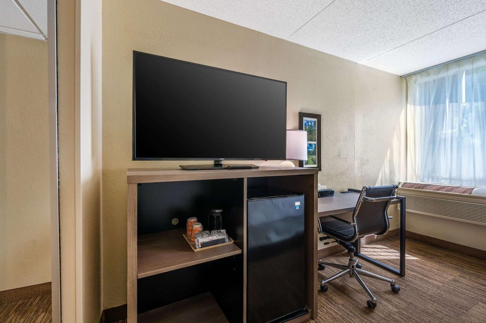 Comfort Inn & Suites East Hartford - Hartford Екстериор снимка