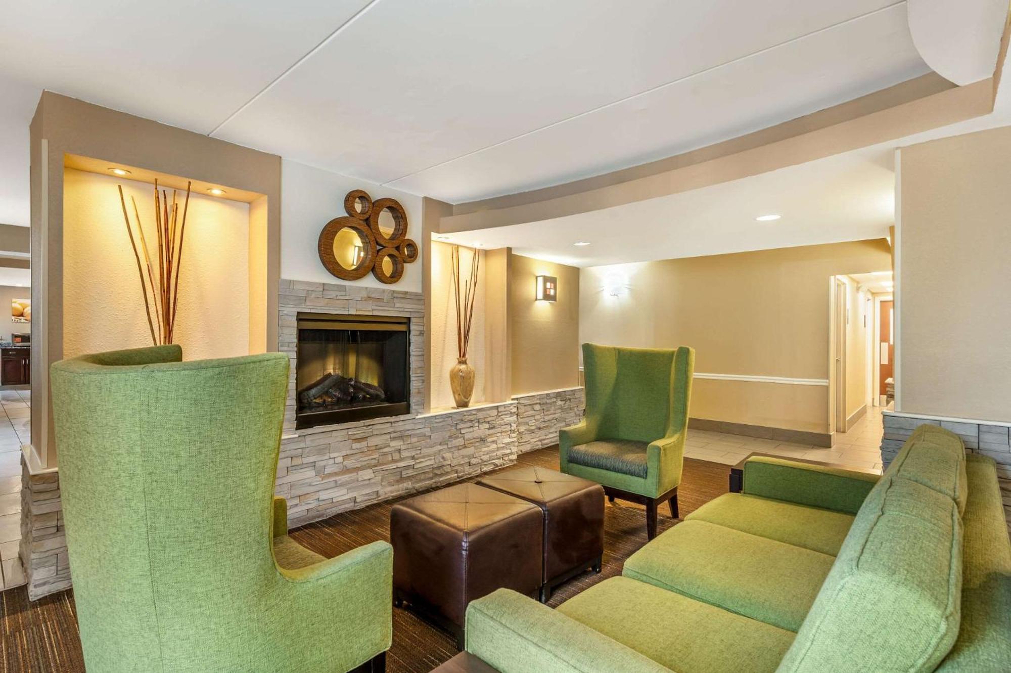 Comfort Inn & Suites East Hartford - Hartford Екстериор снимка
