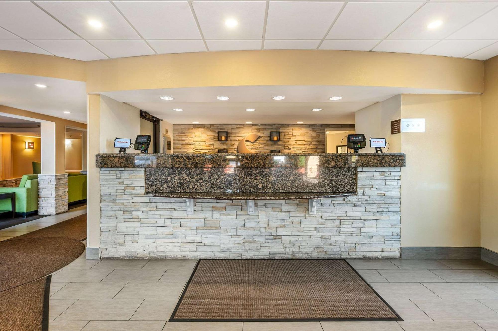 Comfort Inn & Suites East Hartford - Hartford Екстериор снимка